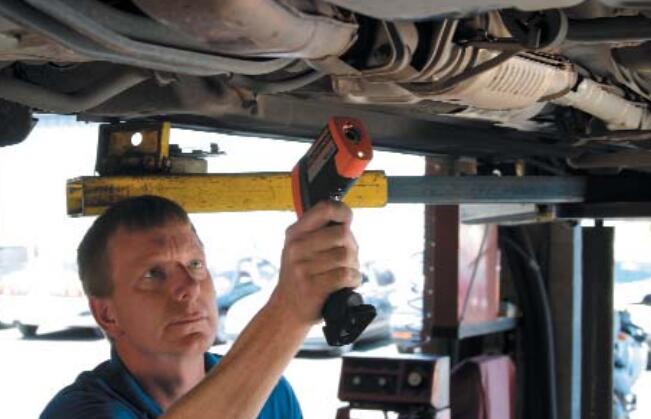 美國(guó)雷泰Raytek AutoPro ST25-用于汽車故障診斷的紅外測(cè)溫儀